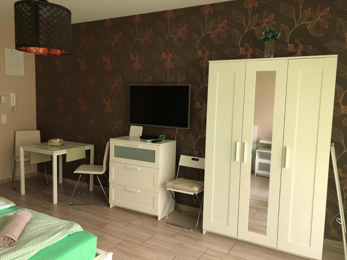 Апартаменти Velence Spa Apartman Веленце