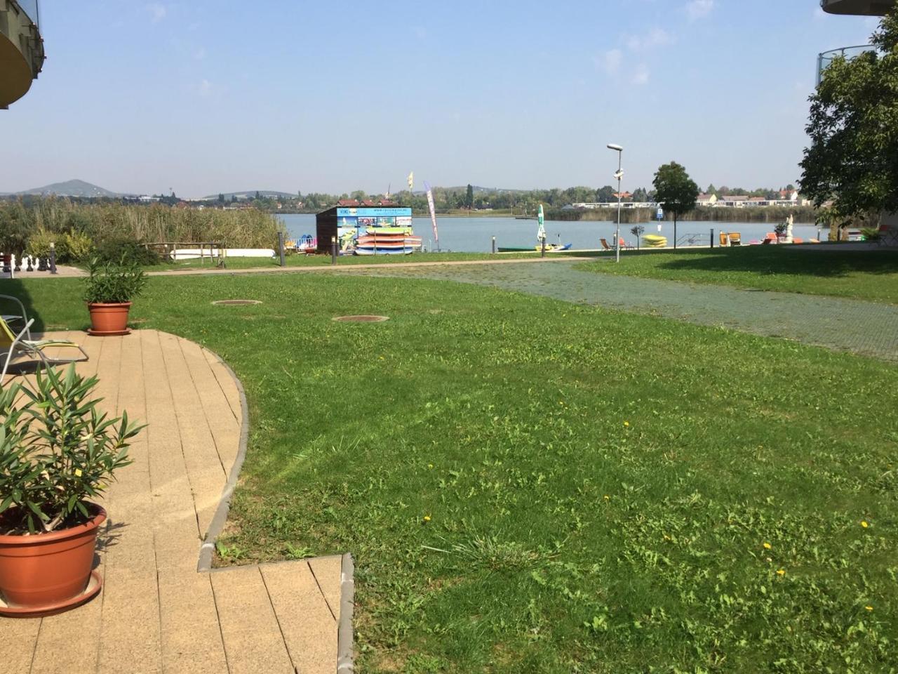 Tóparti Wellness Apartman Delux *